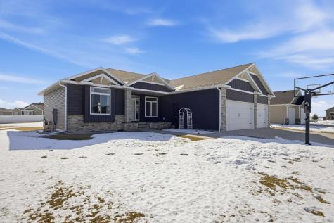 4209 Bristlecone Loop S Fargo ND 58104