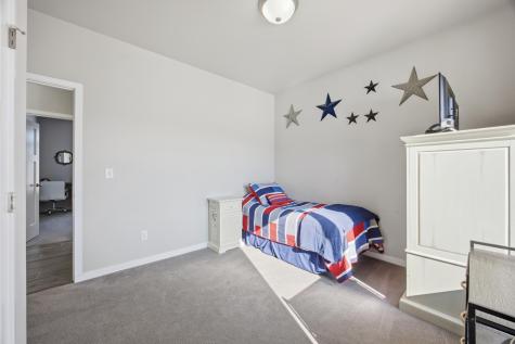 4209 Bristlecone Loop S Fargo ND 58104