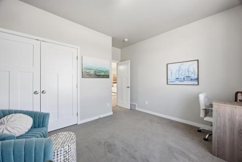 4209 Bristlecone Loop S Fargo ND 58104