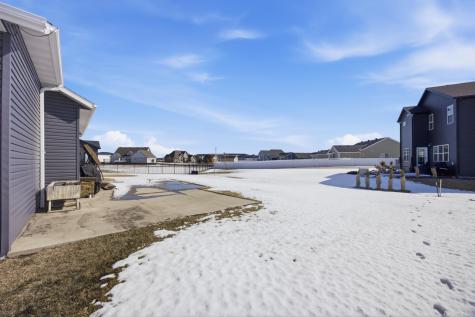 4209 Bristlecone Loop S Fargo ND 58104