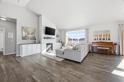 4209 Bristlecone Loop S Fargo ND 58104