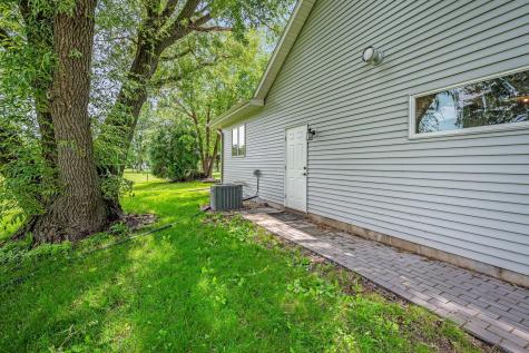 2326 Snowbird Lane North Mankato MN 56003