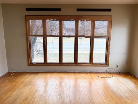 811 3rd Street NE Roseau MN 56751