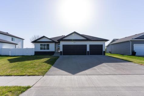 10174 Burgundy Drive Horace ND 58047