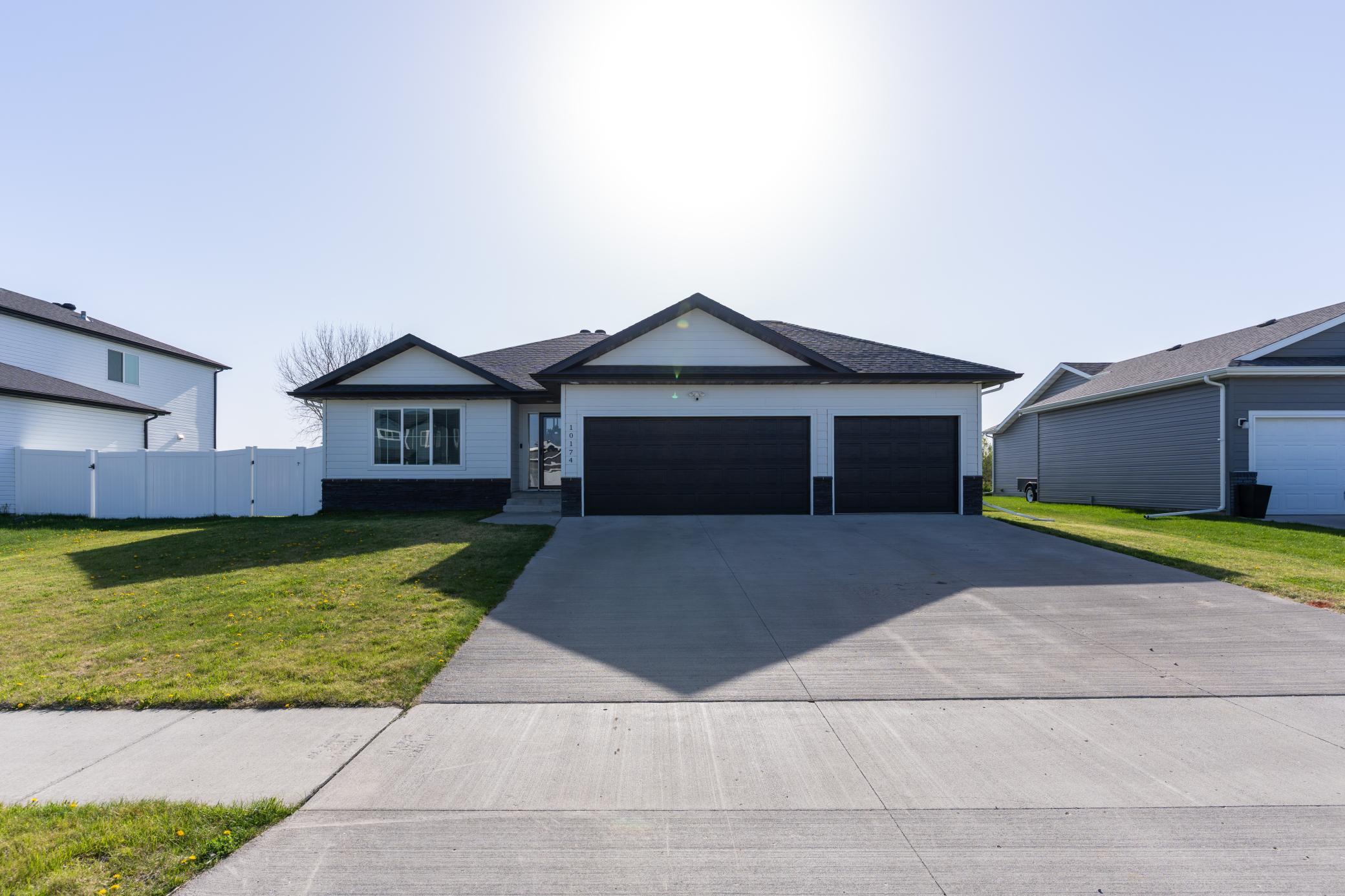 10174 Burgundy Drive Horace ND 58047