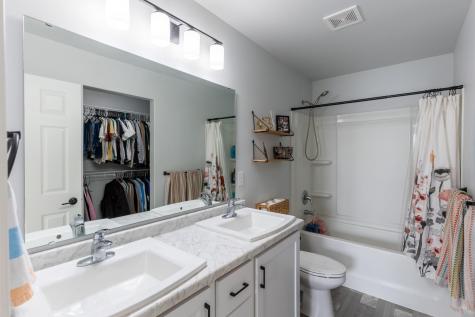 10174 Burgundy Drive Horace ND 58047