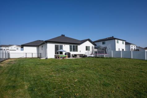10174 Burgundy Drive Horace ND 58047