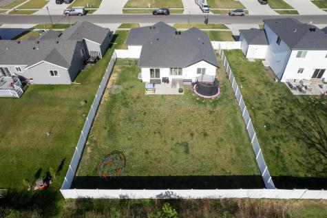 10174 Burgundy Drive Horace ND 58047