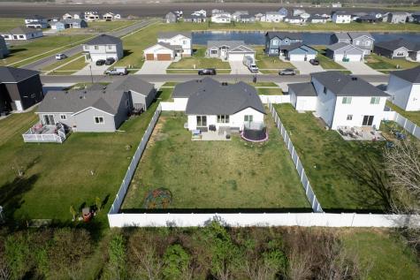 10174 Burgundy Drive Horace ND 58047
