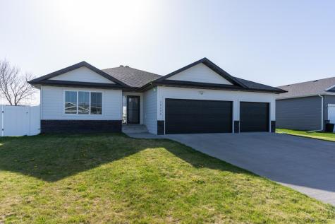 10174 Burgundy Drive Horace ND 58047
