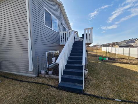 3365 Maple Leaf Loop S Fargo ND 58104
