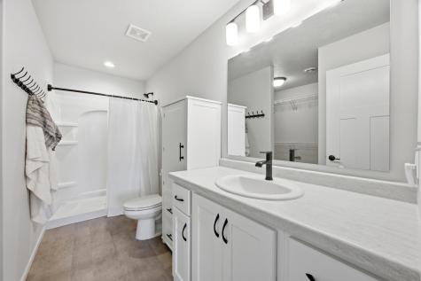 7903 Buckthorn Avenue Horace ND 58047