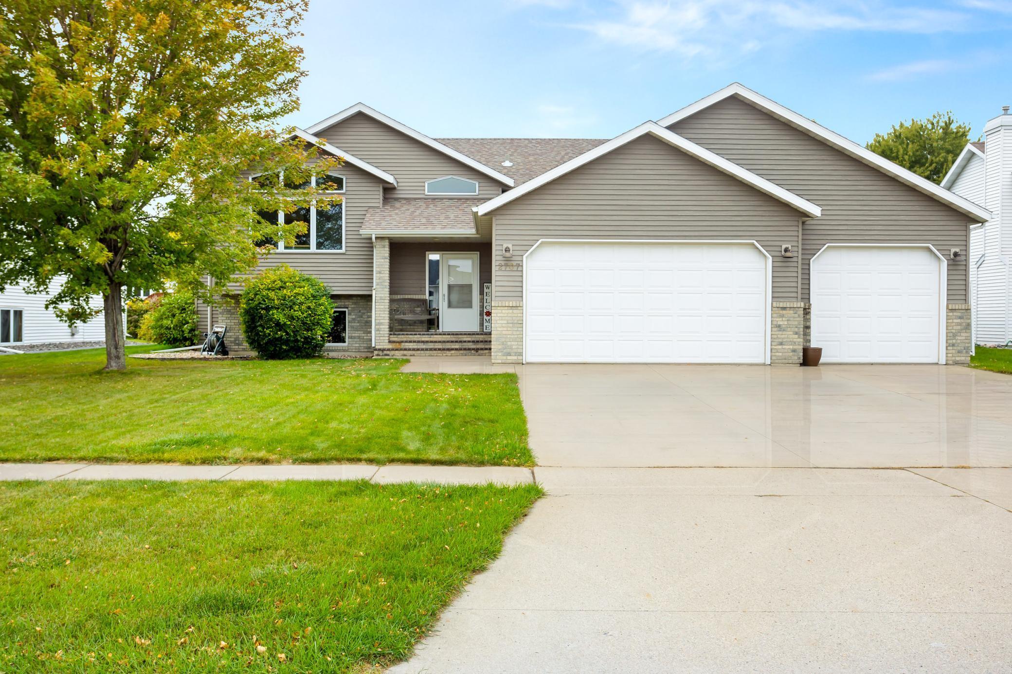 2707 Parkview Drive S Fargo ND 58103