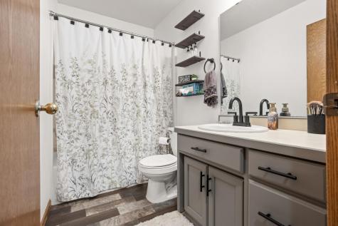 2707 Parkview Drive S Fargo ND 58103