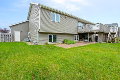 2707 Parkview Drive S Fargo ND 58103