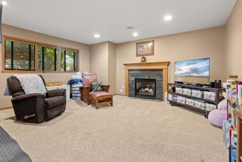 2707 Parkview Drive S Fargo ND 58103