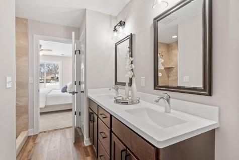 2345 17th Avenue E North Saint Paul MN 55109