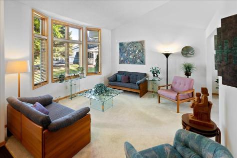 1217 Emerson Court Burnsville MN 55337