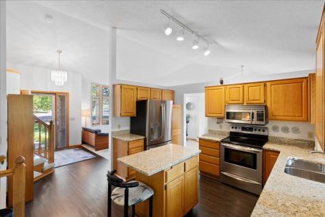 1217 Emerson Court Burnsville MN 55337