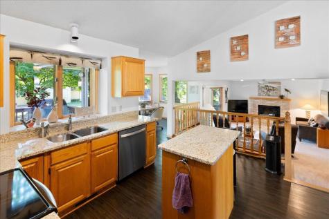 1217 Emerson Court Burnsville MN 55337