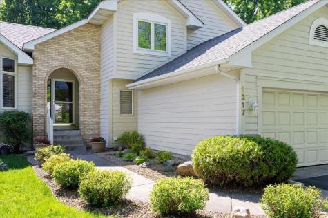 1217 Emerson Court Burnsville MN 55337