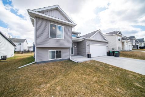 6138 Sandstone Street NW Rochester MN 55901