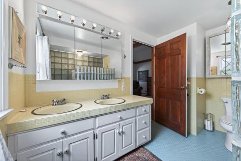 13651 Oakwood Curve Burnsville MN 55337