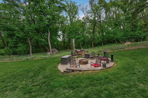 13651 Oakwood Curve Burnsville MN 55337