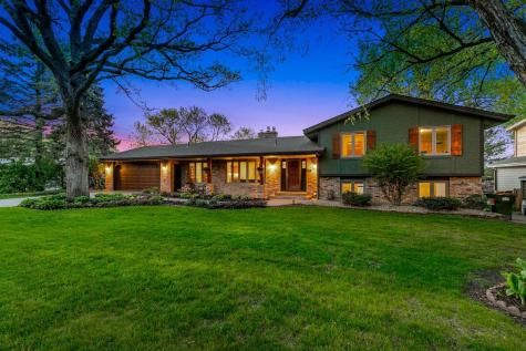 9885 Oak Shore Drive Lakeville MN 55044