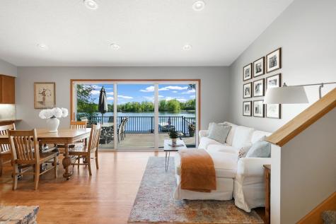 9885 Oak Shore Drive Lakeville MN 55044