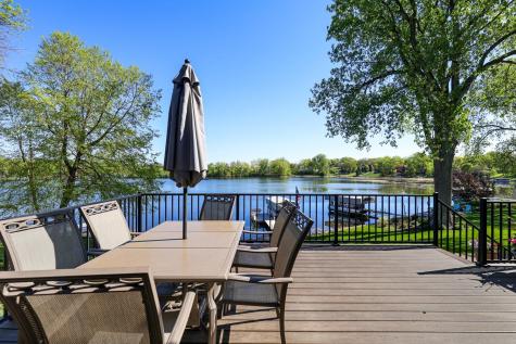 9885 Oak Shore Drive Lakeville MN 55044