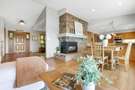 9885 Oak Shore Drive Lakeville MN 55044