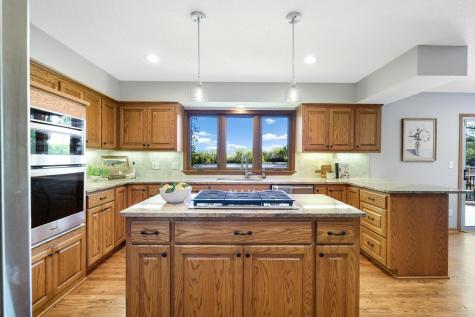 9885 Oak Shore Drive Lakeville MN 55044