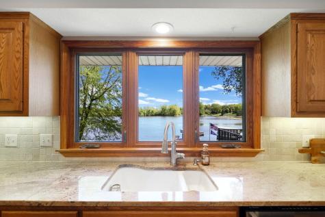 9885 Oak Shore Drive Lakeville MN 55044