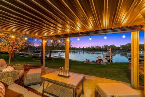 9885 Oak Shore Drive Lakeville MN 55044