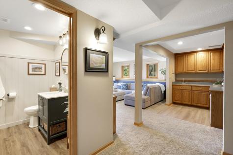 9885 Oak Shore Drive Lakeville MN 55044