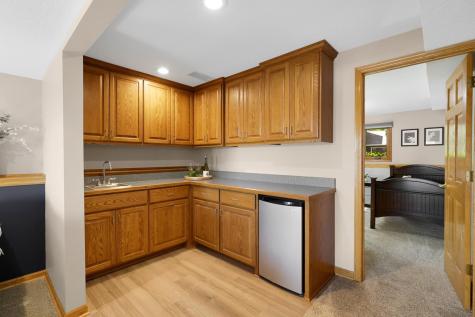 9885 Oak Shore Drive Lakeville MN 55044