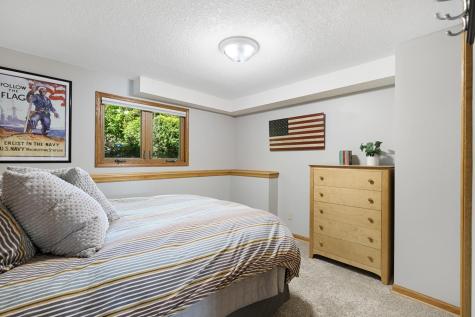 9885 Oak Shore Drive Lakeville MN 55044
