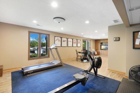 9885 Oak Shore Drive Lakeville MN 55044
