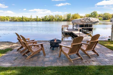 9885 Oak Shore Drive Lakeville MN 55044