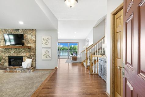 9885 Oak Shore Drive Lakeville MN 55044