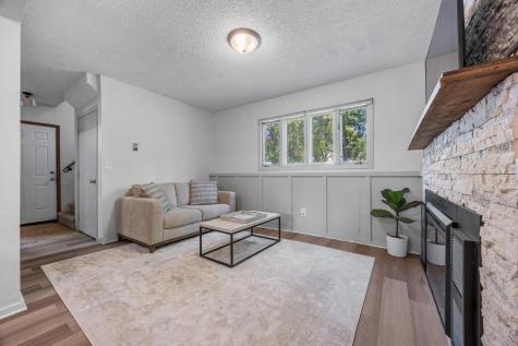 719 10th Avenue E West Fargo ND 58078
