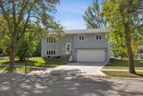 719 10th Avenue E West Fargo ND 58078