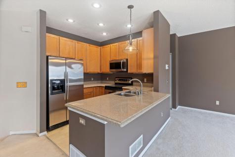 673 Kingfisher Lane Woodbury MN 55125