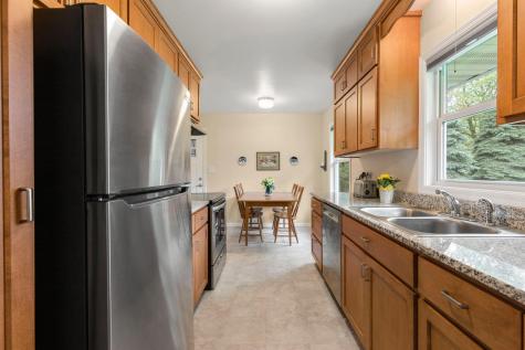 942 7th Avenue E Shakopee MN 55379
