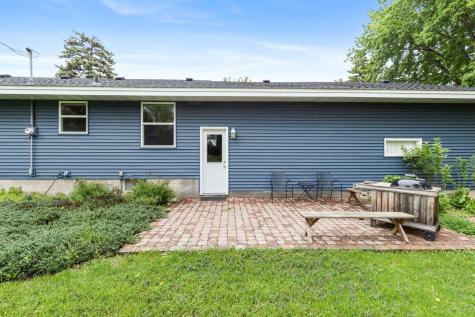 942 7th Avenue E Shakopee MN 55379