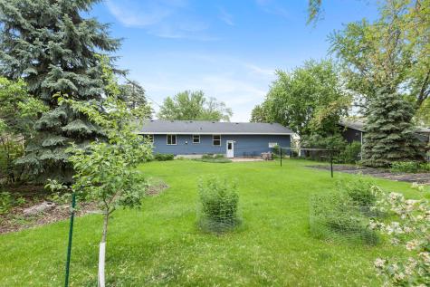 942 7th Avenue E Shakopee MN 55379