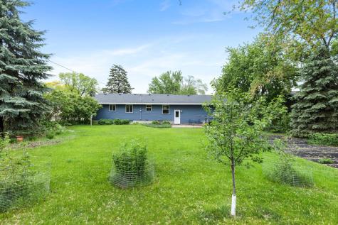 942 7th Avenue E Shakopee MN 55379