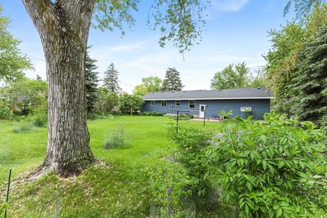 942 7th Avenue E Shakopee MN 55379