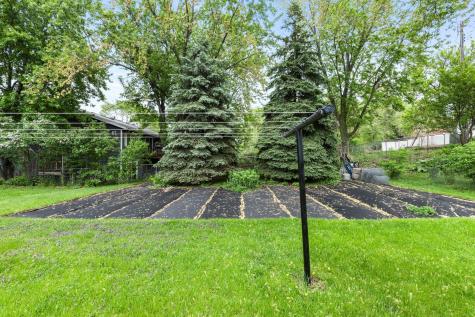 942 7th Avenue E Shakopee MN 55379